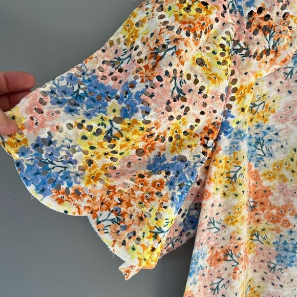NWT Ann Taylor LOFT 🌸🌼 Floral Cotton Flutter Sleeve -Tee Shirt Size Medium - Picture 5 of 14